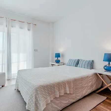 Charm Paradise Apartment *